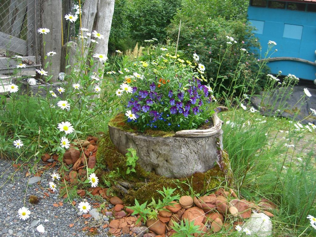 Brigitte'S Bavarian Bed Und Breakfast Millers Landing Экстерьер фото